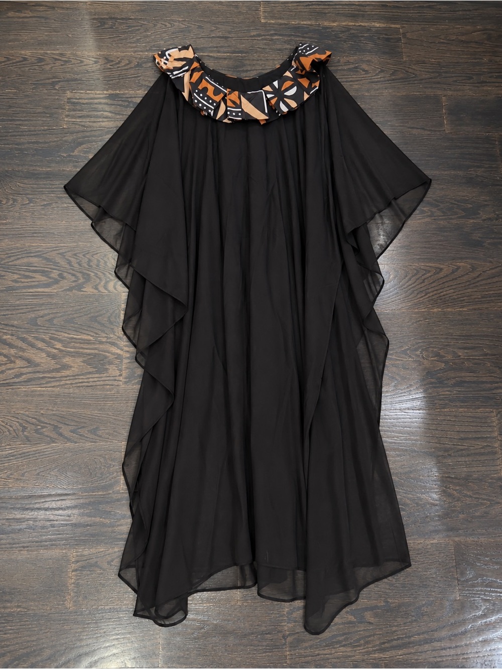 Black and Multicolor Patterned Kimono